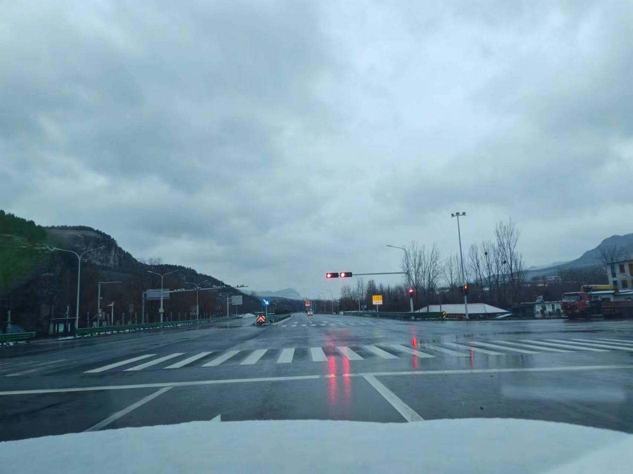 S103濟棗線市中紅符路口南至濟南泰安界段旅游公路項目信號燈、電警、監(jiān)控施工